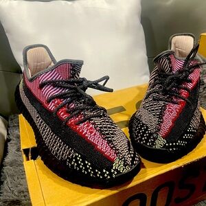 Adidas Yeezy Boost 350 V2 Sneakers